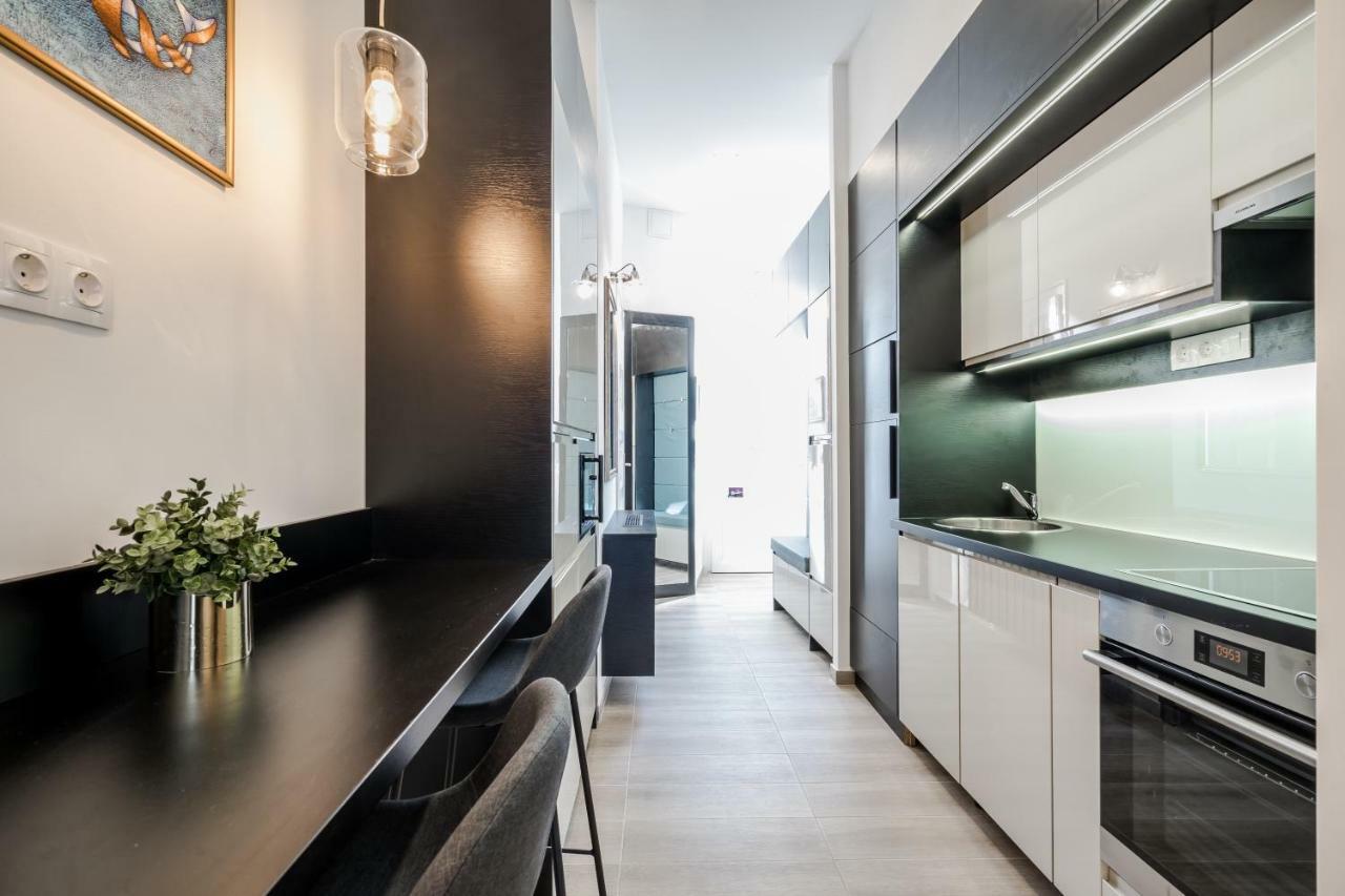 Bpr Thrill Design Home With A/C Budapest Bagian luar foto